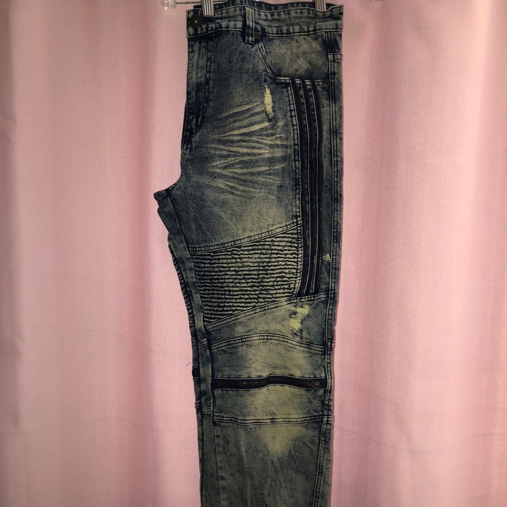 Men’s distressed & embellished skinny jeans